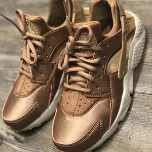 Nike huarache rose gold/ no box